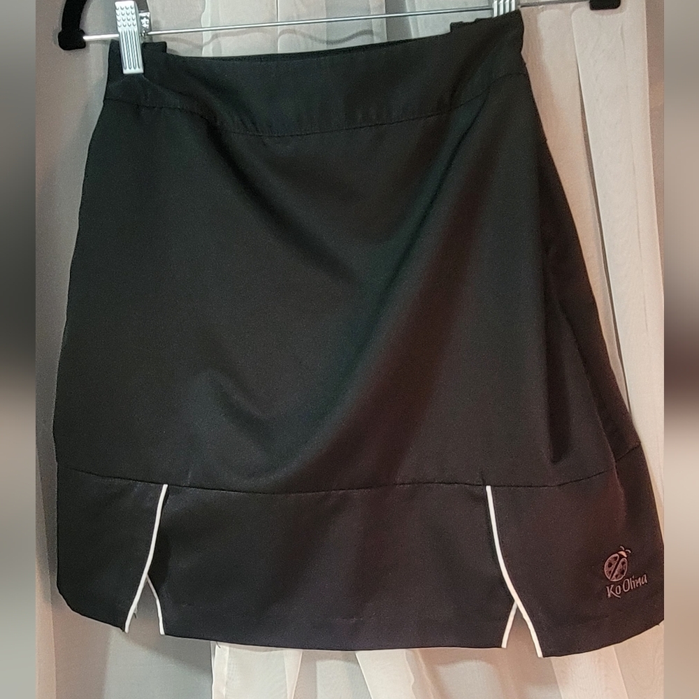 Women's Adidas Black A-Line Tennis/Golf/pickleball  Skirt with White Accents